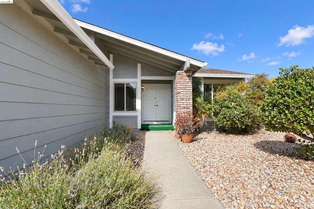 817 Basalt Way - Photo 1