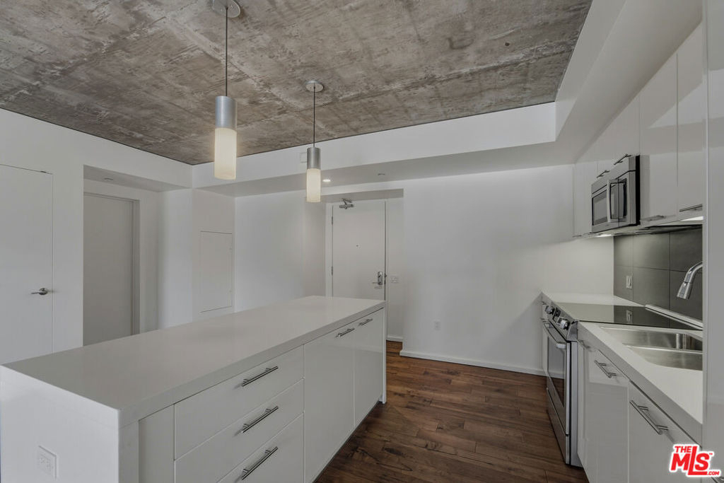 8500 W Sunset Boulevard - Photo 8