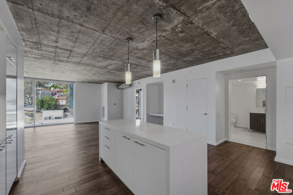 8500 W Sunset Boulevard - Photo 2