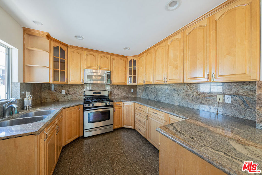 666 W Doran Street - Photo 3