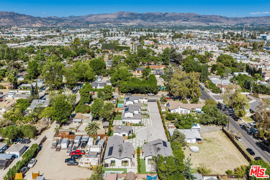 21114 Chase Street - Photo 33