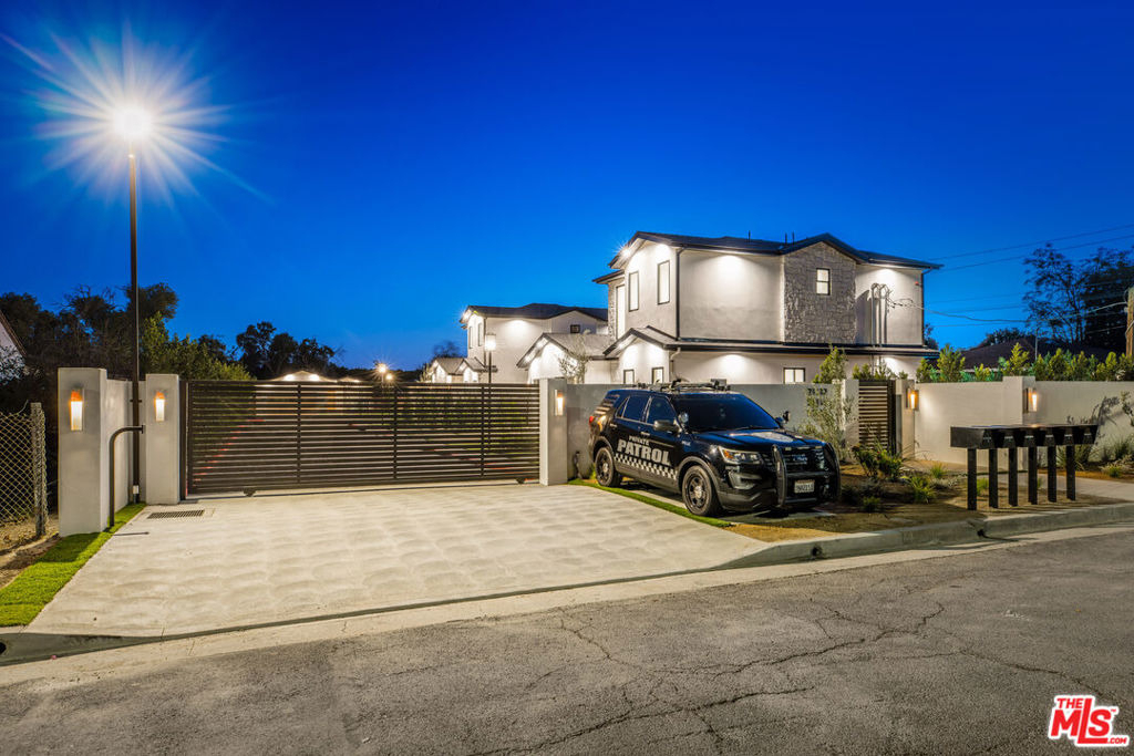 21114 Chase Street - Photo 27
