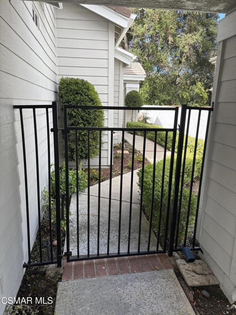 5645 Tanner Ridge Avenue - Photo 3