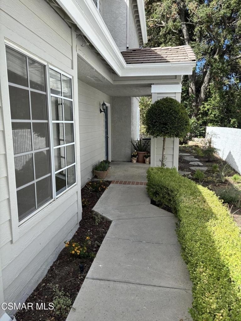 5645 Tanner Ridge Avenue - Photo 2