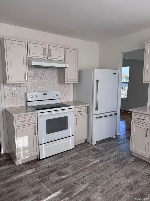 1539 Bell Boulevard - Photo 2
