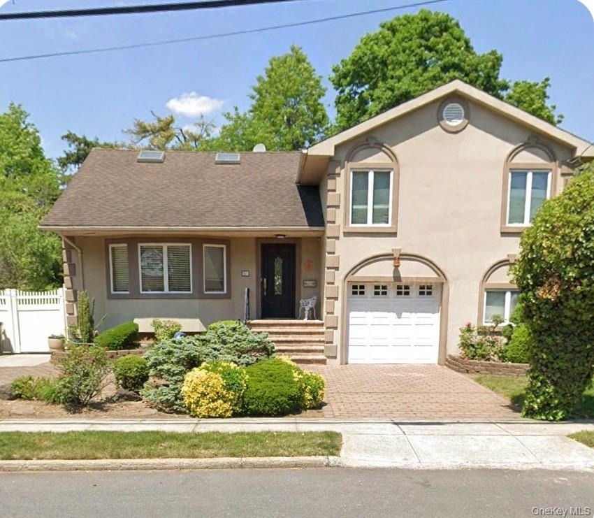 510 Woodmere Boulevard - Photo 0
