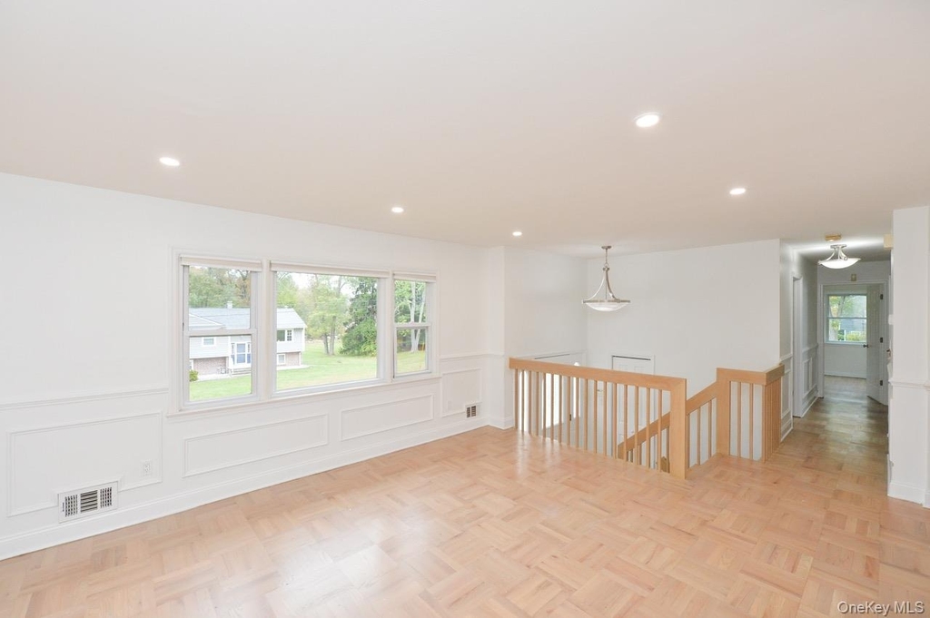 11 Castle Drive - Photo 4