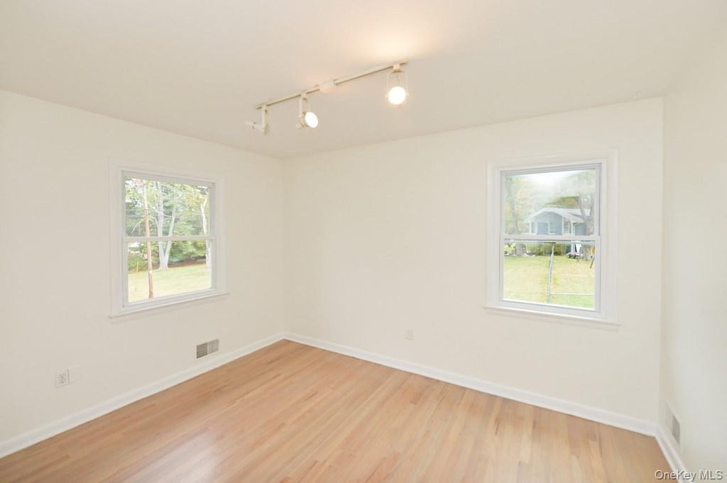 11 Castle Drive - Photo 13