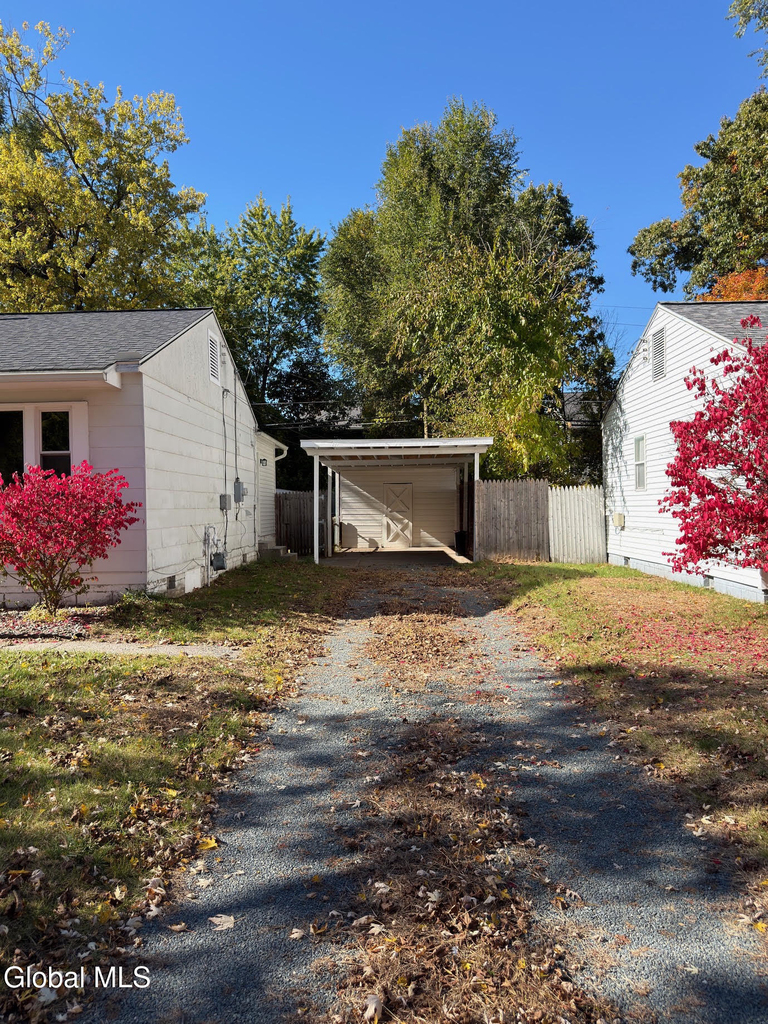 29 Sherwood Drive - Photo 2