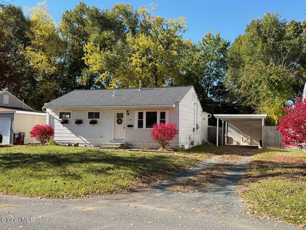 29 Sherwood Drive - Photo 1