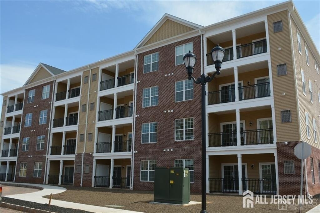 623 Doral Court - Photo 1