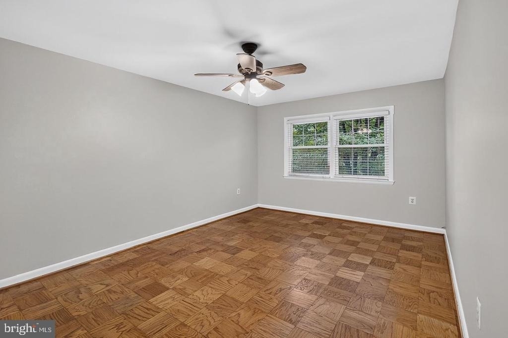 9453 Fairfax Boulevard - Photo 10
