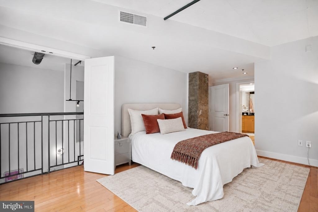 520 John Carlyle Street - Photo 17