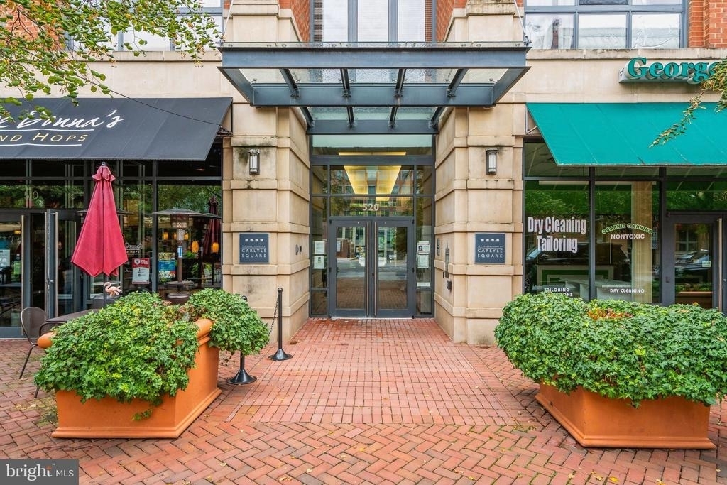 520 John Carlyle Street - Photo 0