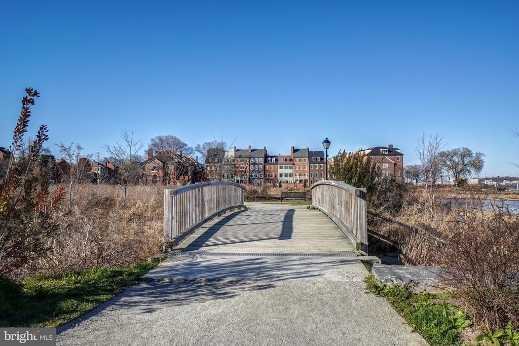 635 Slaters Lane - Photo 66