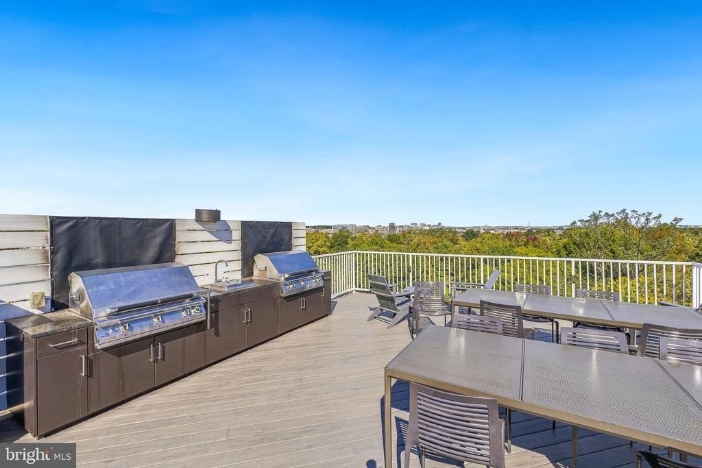 635 Slaters Lane - Photo 45