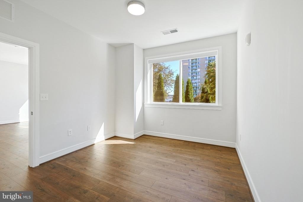635 Slaters Lane - Photo 19