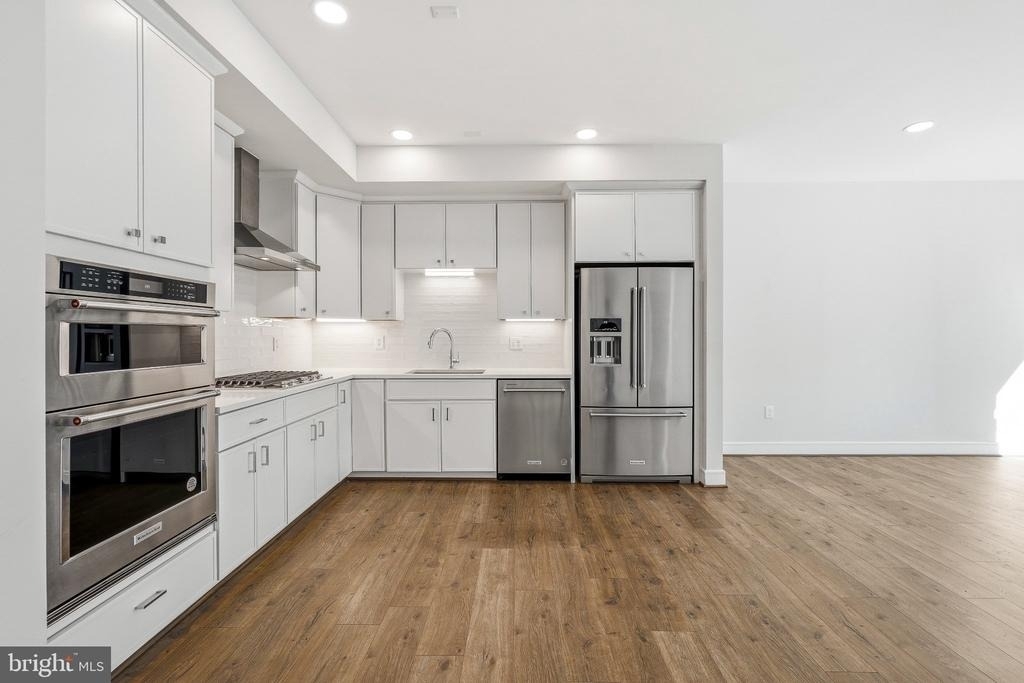635 Slaters Lane - Photo 7