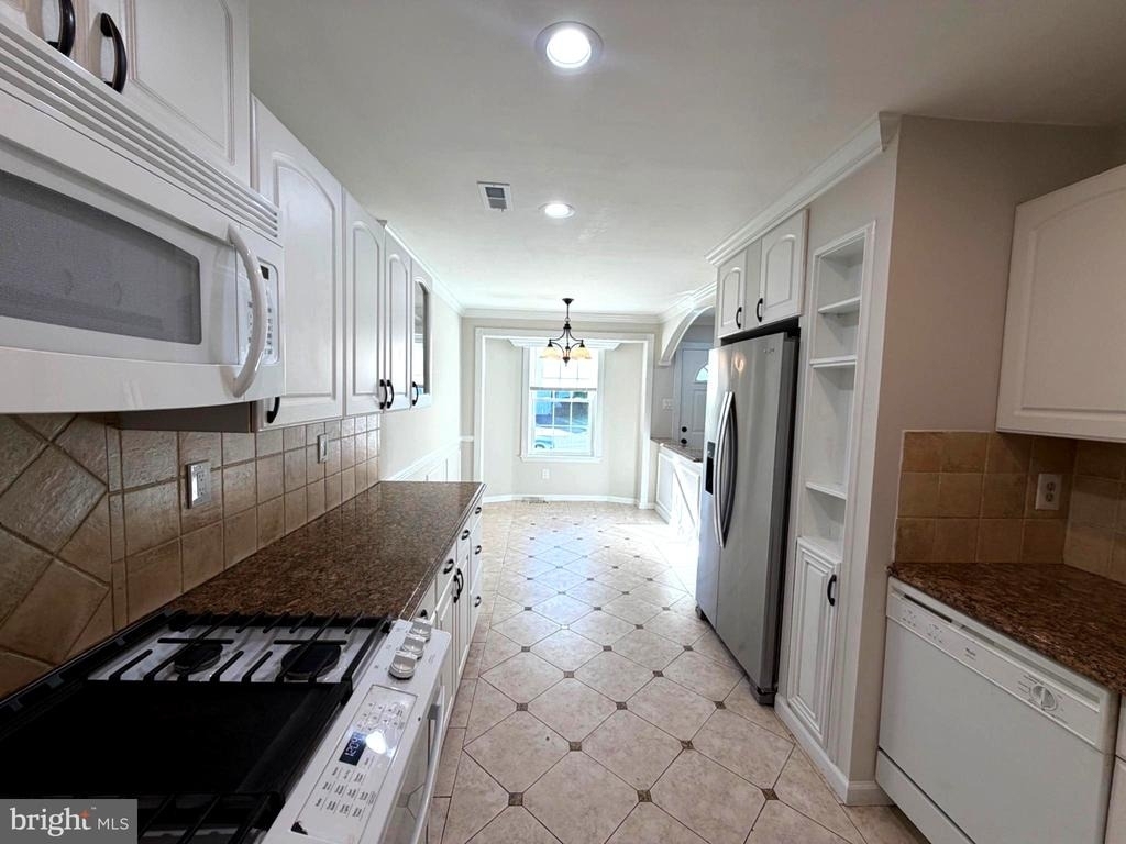 74 Kirkwood Drive - Photo 3