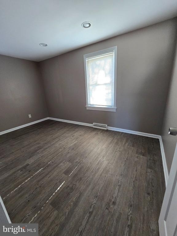 608 Parkinson Avenue - Photo 6