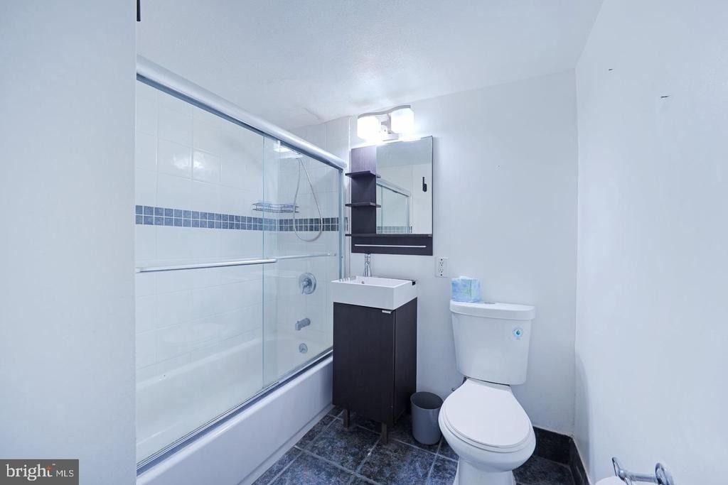 904 Barclay Towers - Photo 19