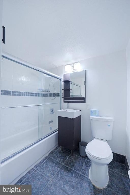 904 Barclay Towers - Photo 18