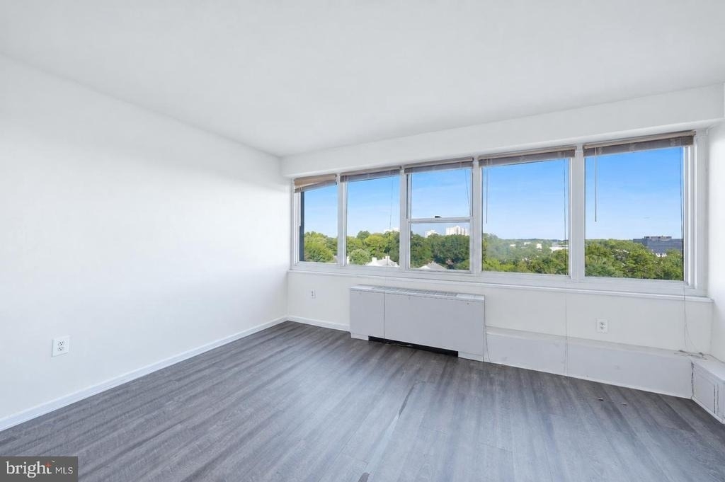 904 Barclay Towers - Photo 17