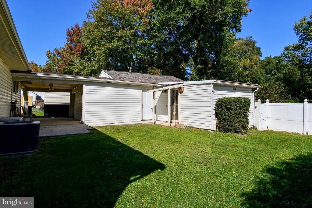 6011 Carter Avenue - Photo 22