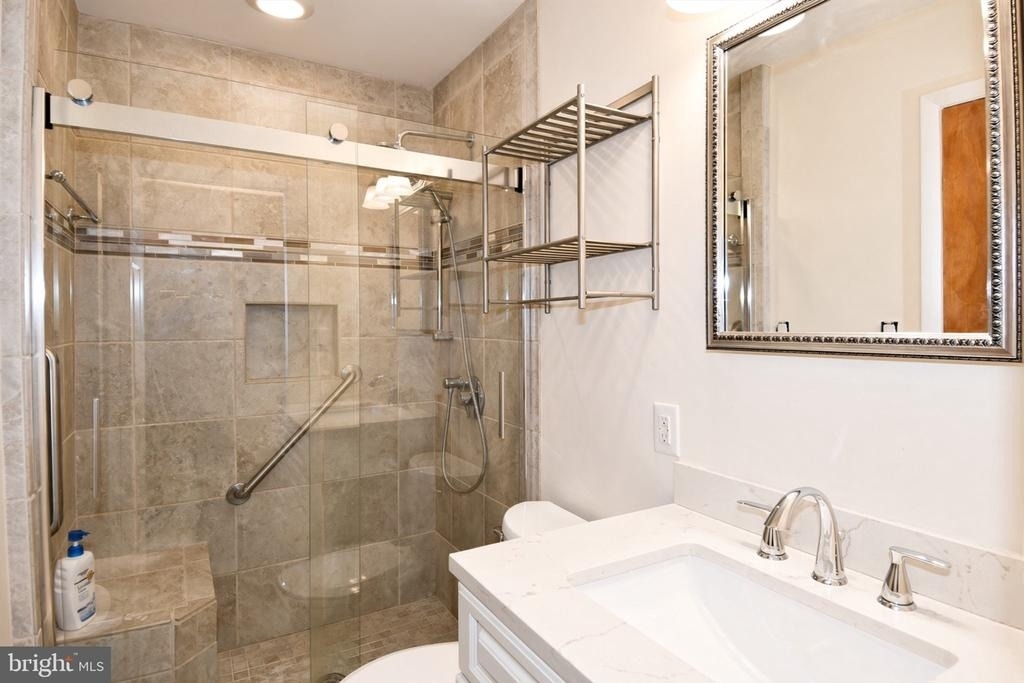6011 Carter Avenue - Photo 14