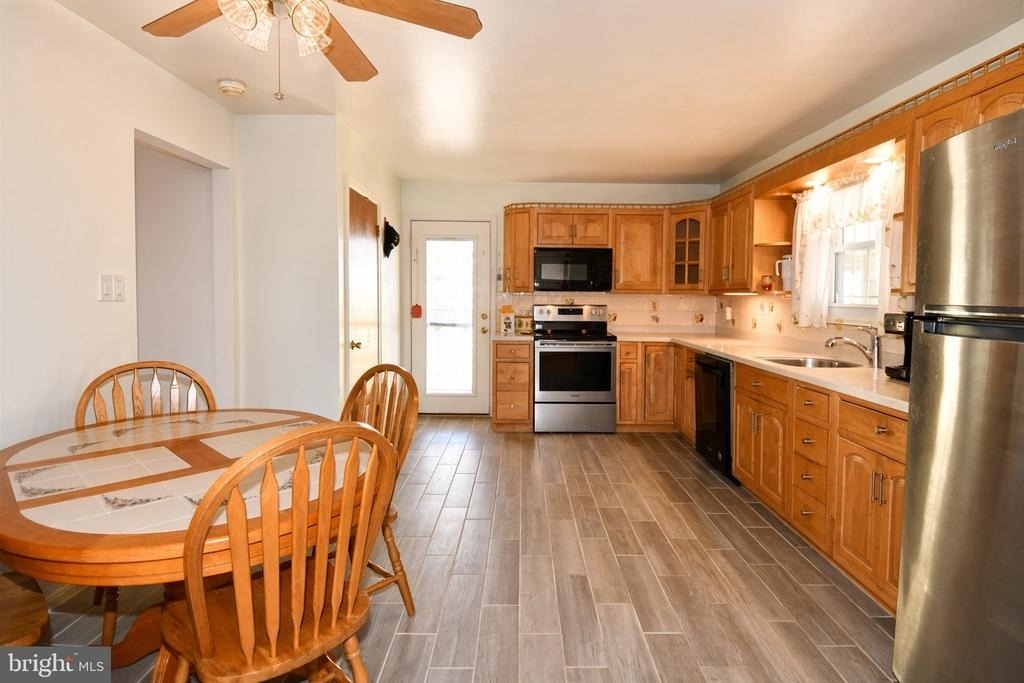 6011 Carter Avenue - Photo 9