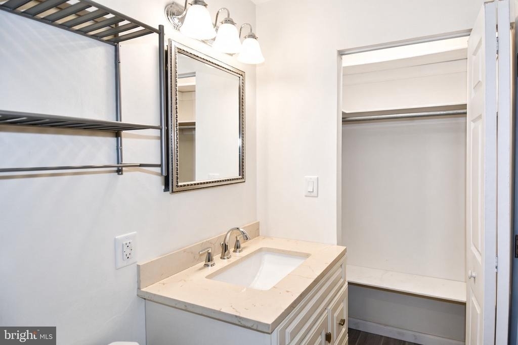 6011 Carter Avenue - Photo 15