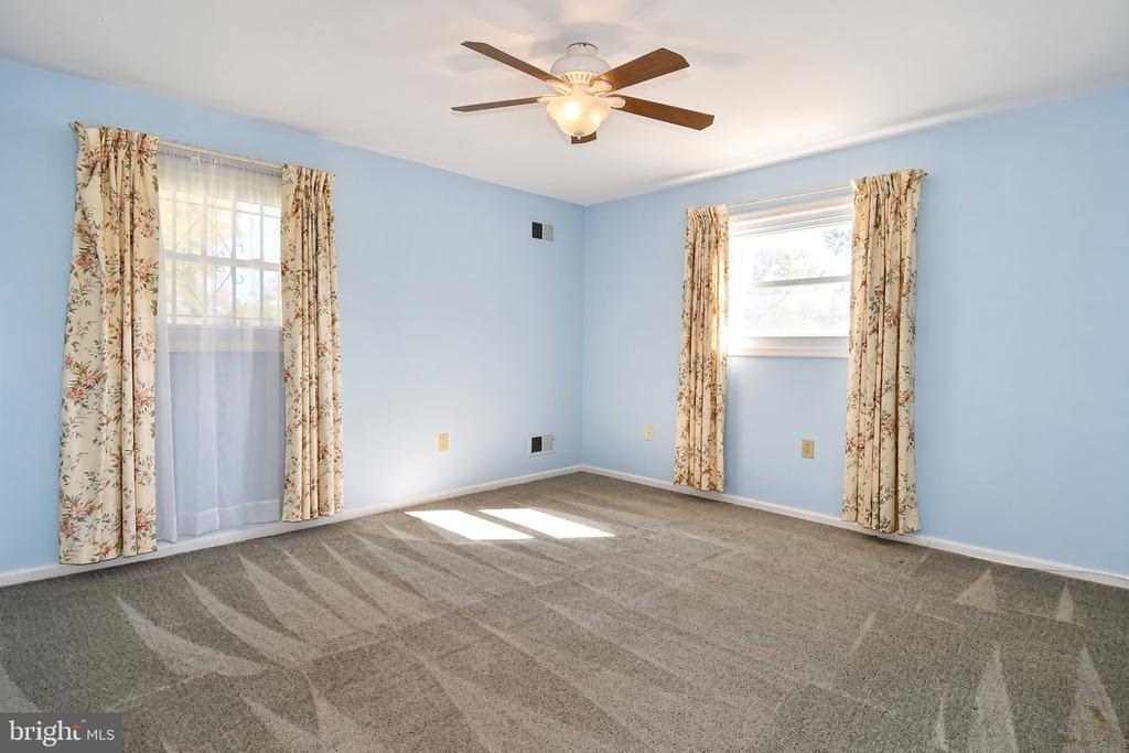 6011 Carter Avenue - Photo 16