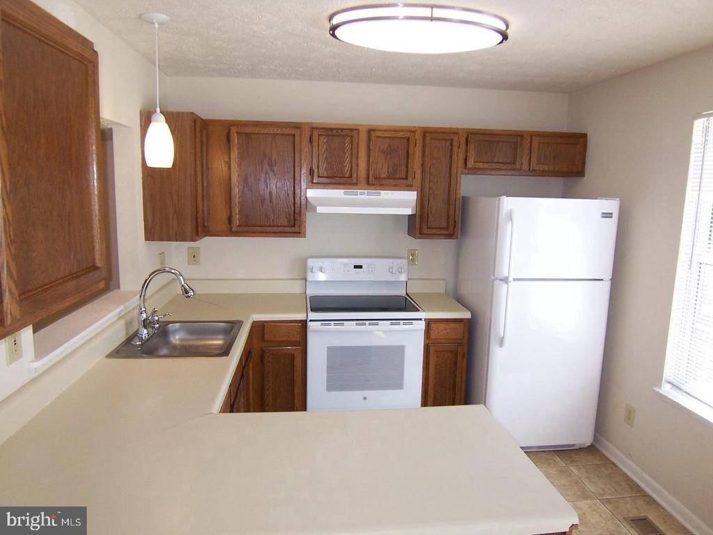 907 Olive Branch Court N - Photo 4