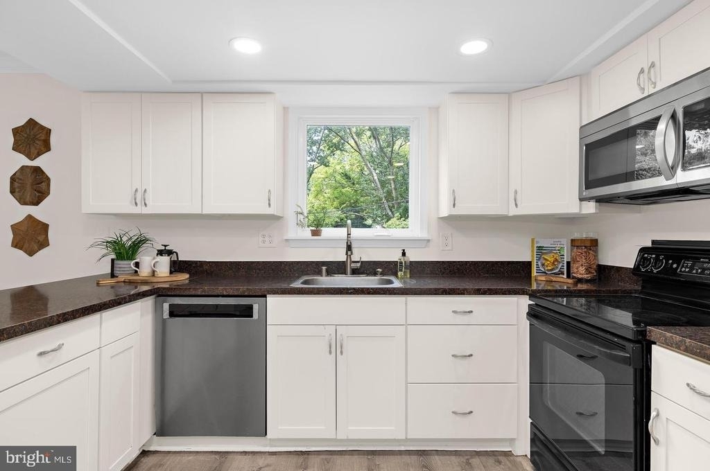 402 S Cherry Grove Avenue - Photo 11