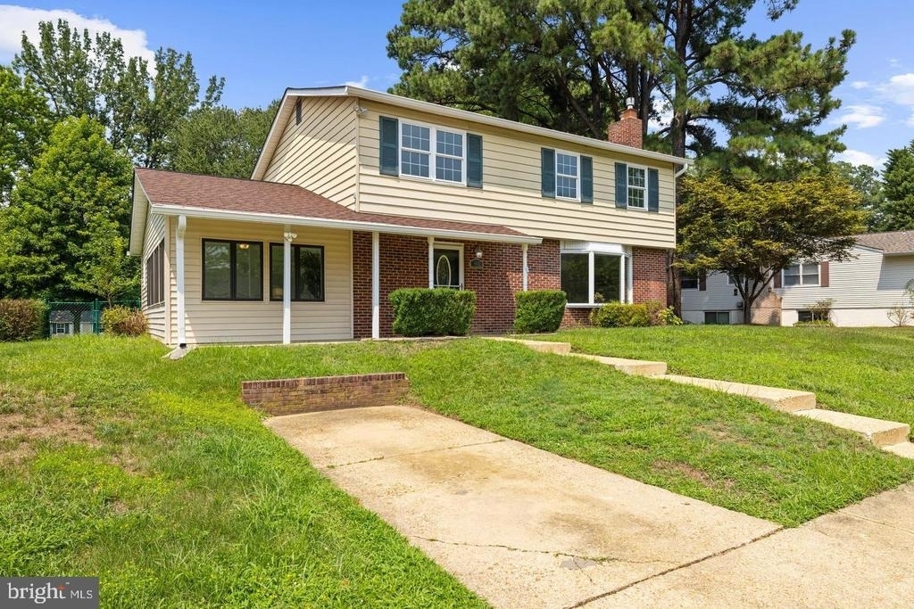 402 S Cherry Grove Avenue - Photo 2