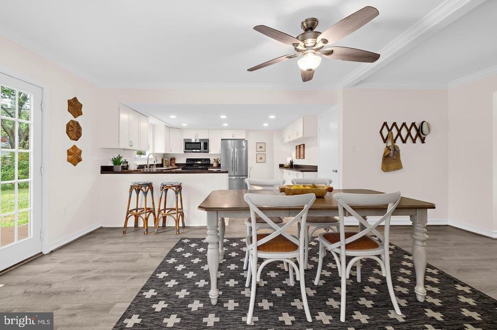 402 S Cherry Grove Avenue - Photo 9