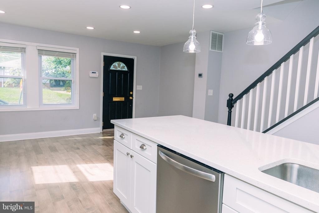 426 53rd Street Se - Photo 3
