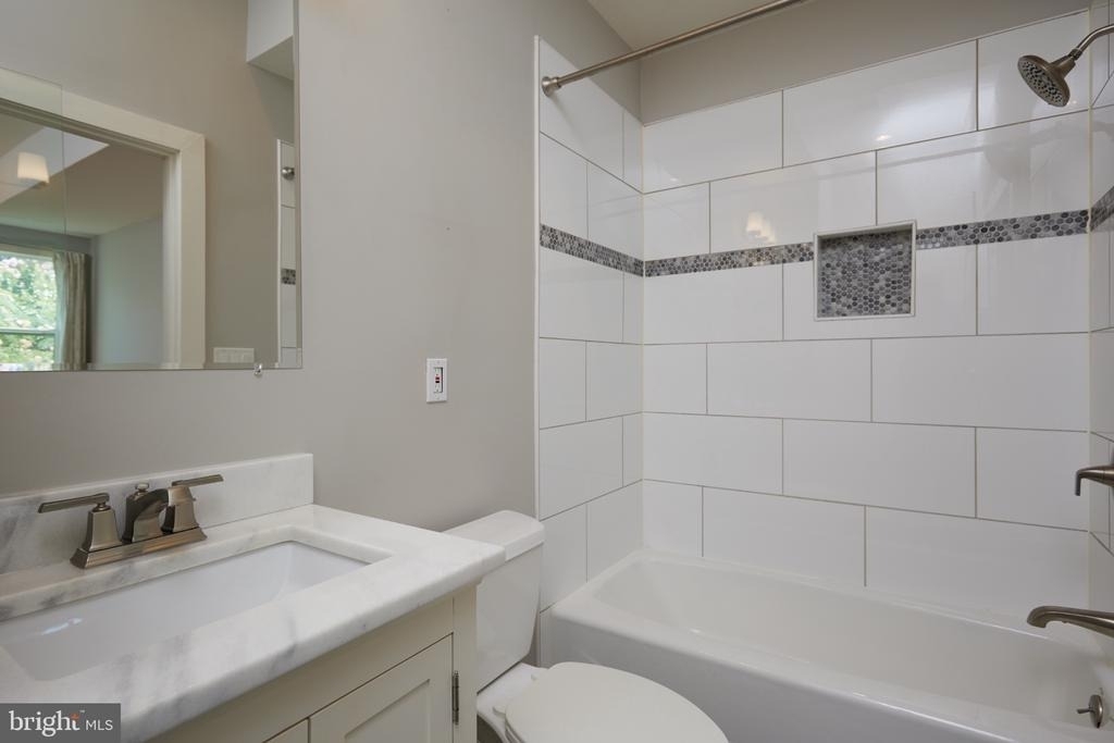 1326 Riggs Street Nw - Photo 16