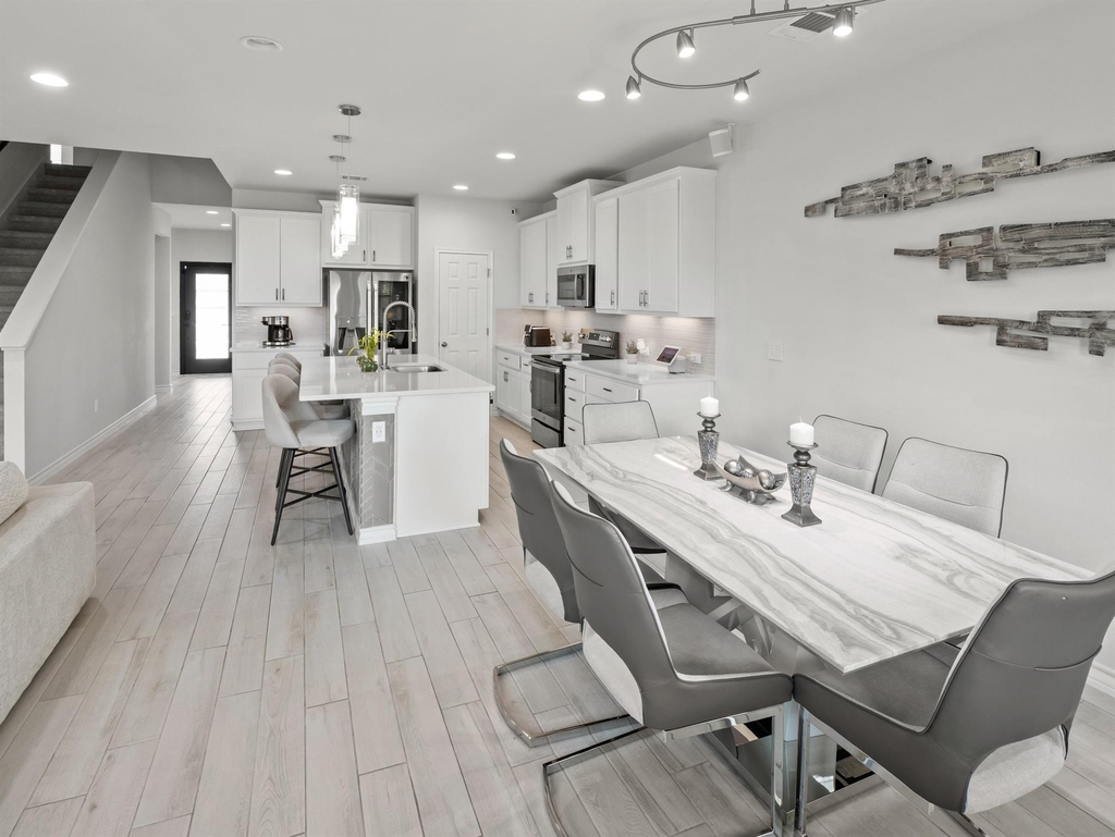 353 Capstone Rd - Photo 8
