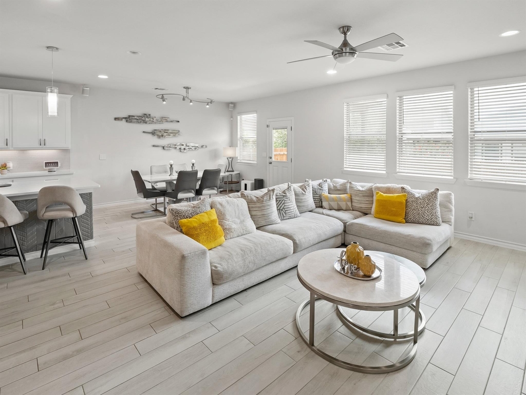 353 Capstone Rd - Photo 5