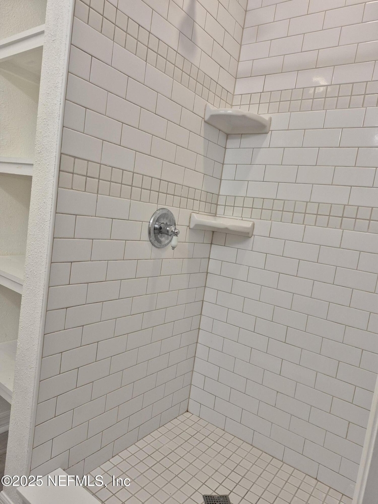 85 Debarry Avenue - Photo 15