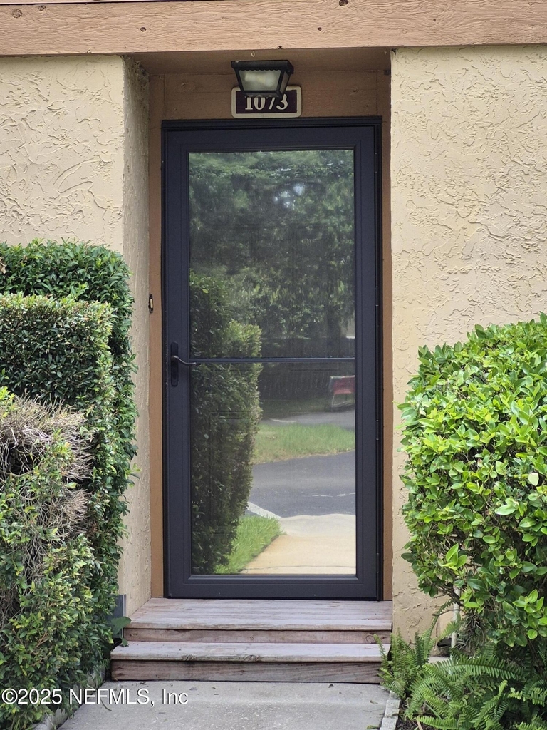 85 Debarry Avenue - Photo 1