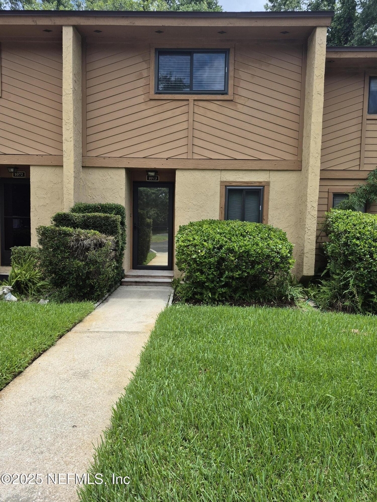 85 Debarry Avenue - Photo 0