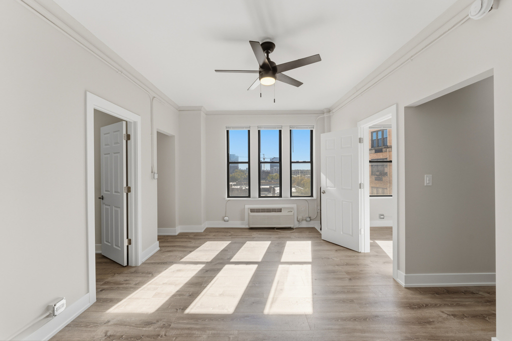 6807 N Sheridan Road - Photo 1