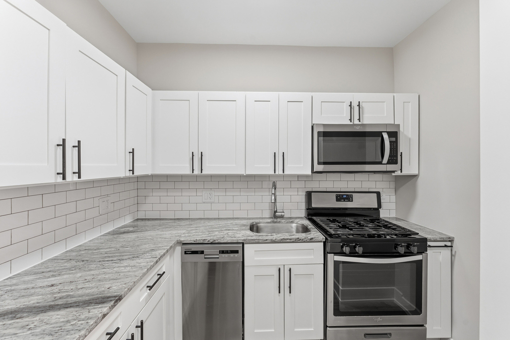 6807 N Sheridan Road - Photo 4