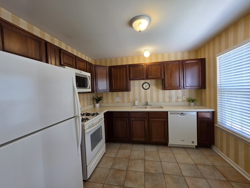 2911 Bartlett Court - Photo 13