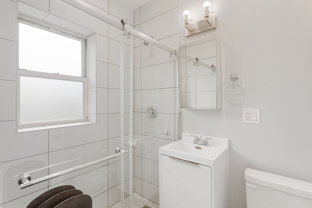 1631 W Chase Avenue - Photo 9