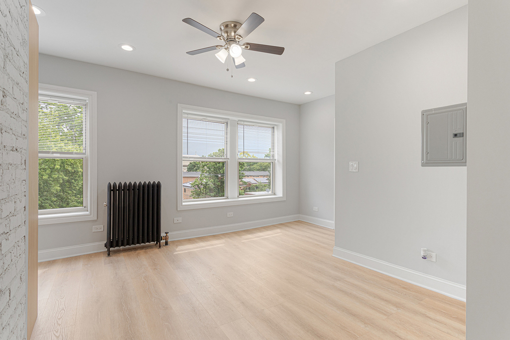 1631 W Chase Avenue - Photo 5