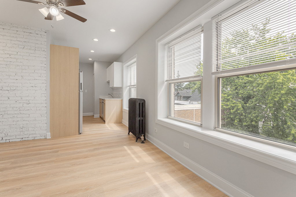 1631 W Chase Avenue - Photo 2
