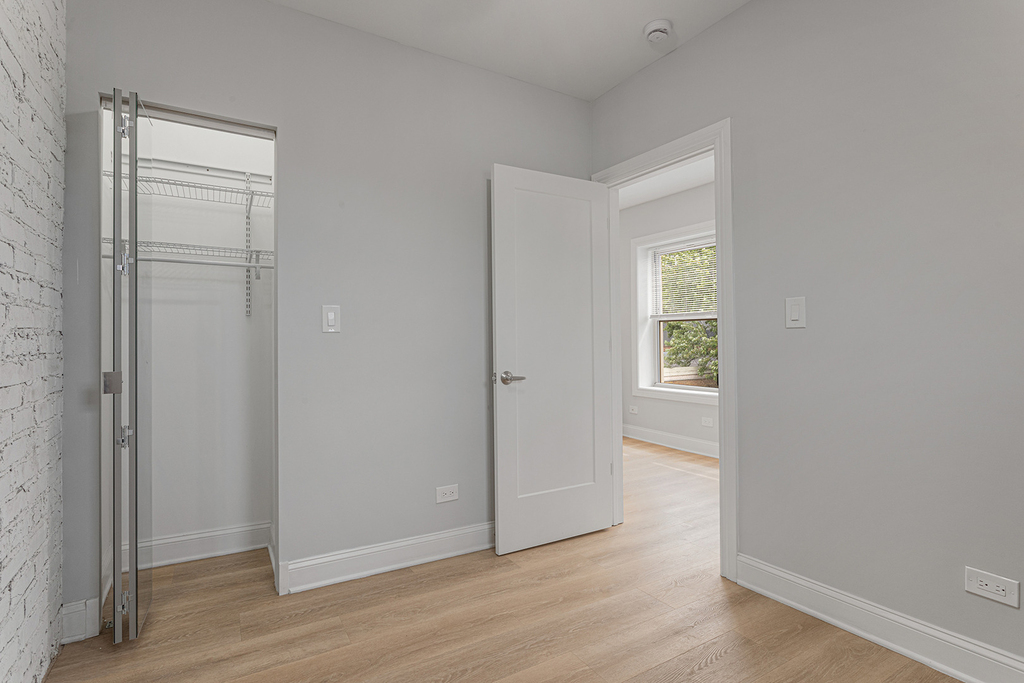 1631 W Chase Avenue - Photo 8